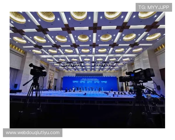 斗球直播tv版支持多设备同步，享受无缝直播体验