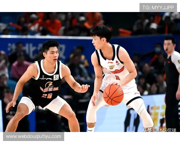 斗球体育直播CBA赛事直播地址，提供高清流畅的观看体验，随时随地享受篮球盛宴